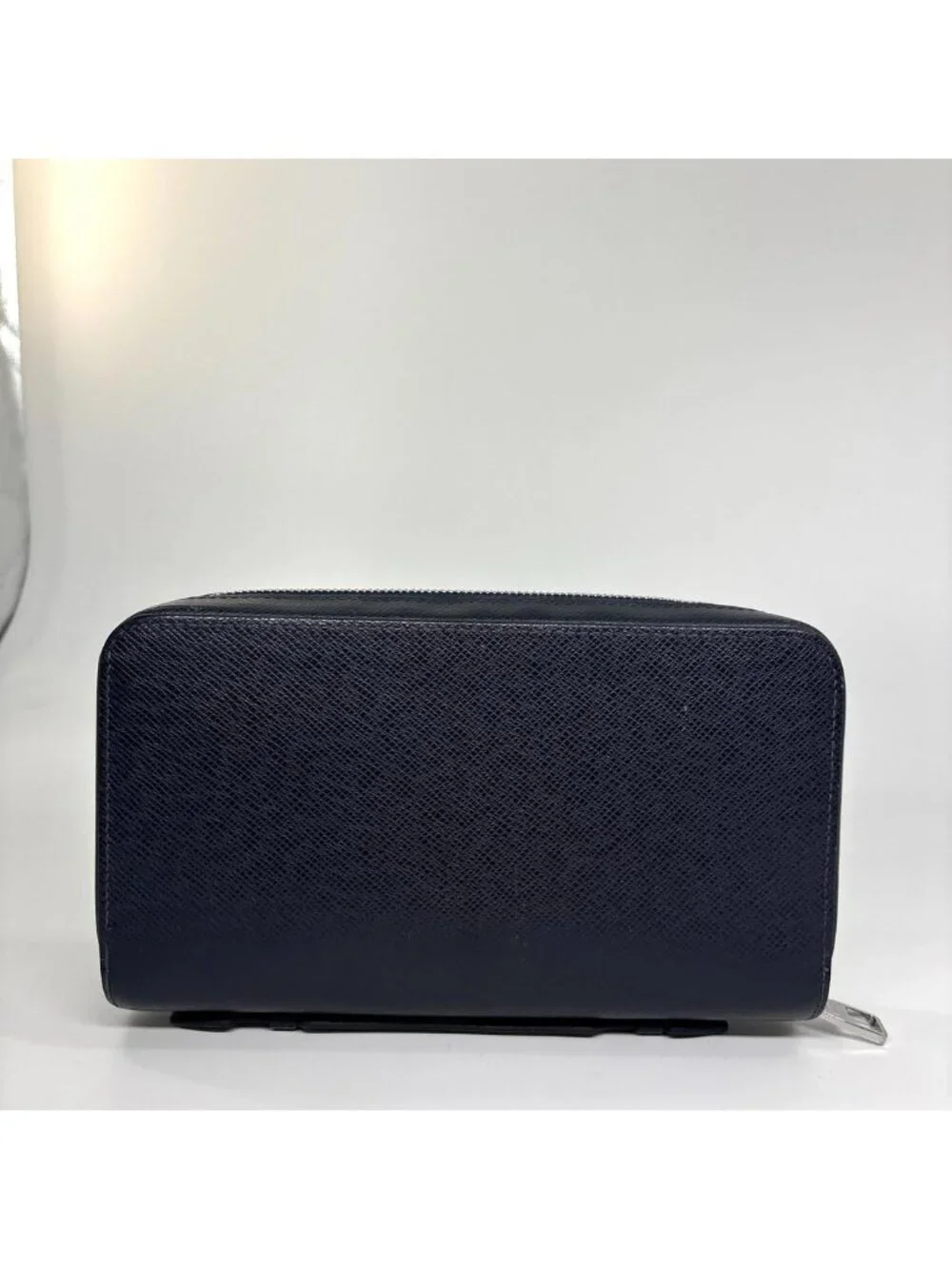 Louis Vuitton Taiga Zippy XL Wallet